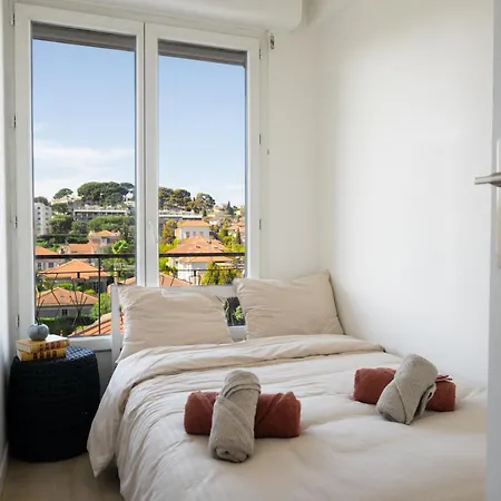 3 Pieces Ensoleillees Vue Jardin Au 6eme Etage, 12 Min Centre Cannes